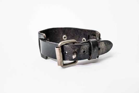 Lederarmband – Indianer-Symbole, verstellbar – Schwarz/Silber, handgefertigt aus Peru