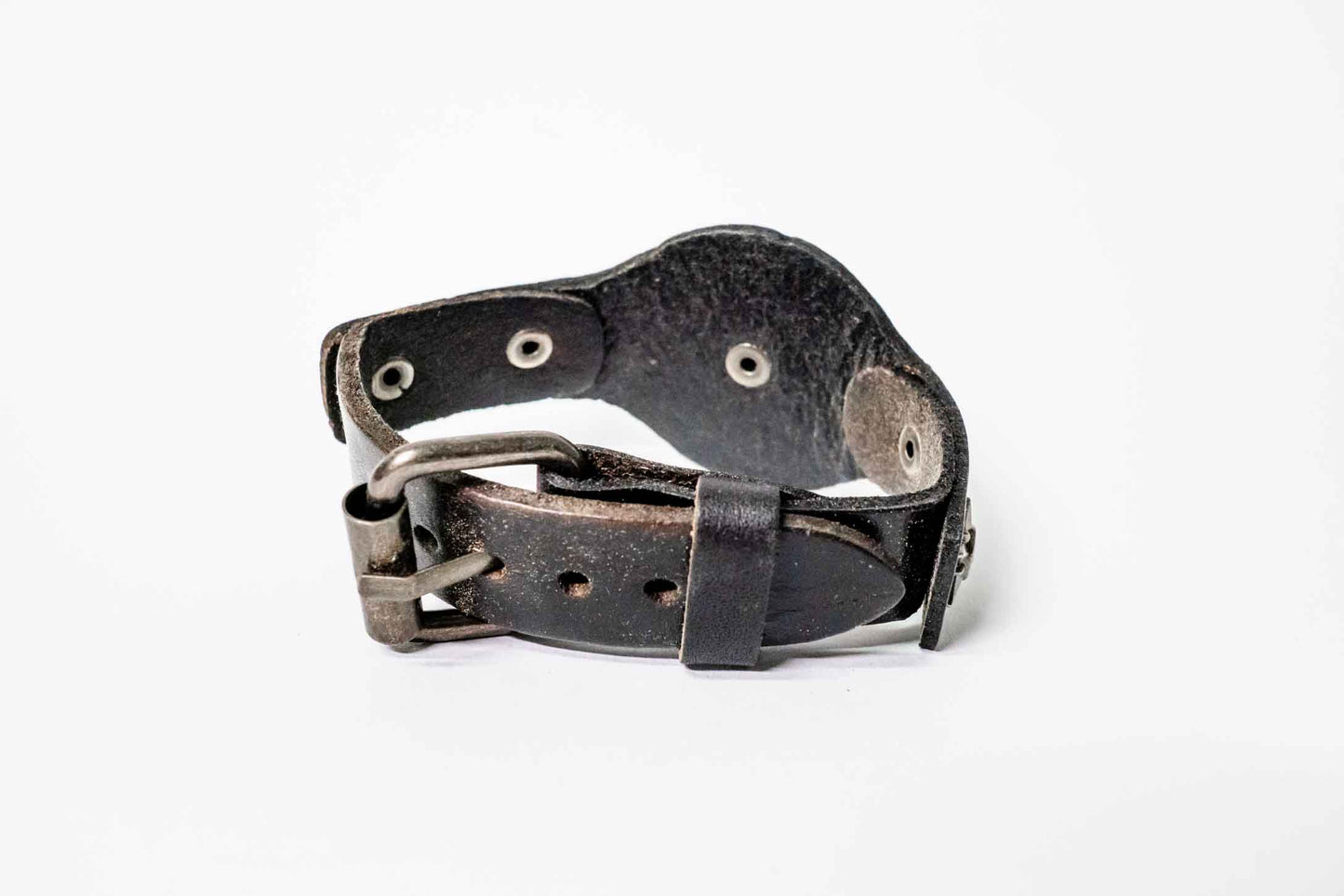 Lederarmband mit Blumenprägung, verstellbar – Schwarz/Silber, handgefertigt in Peru