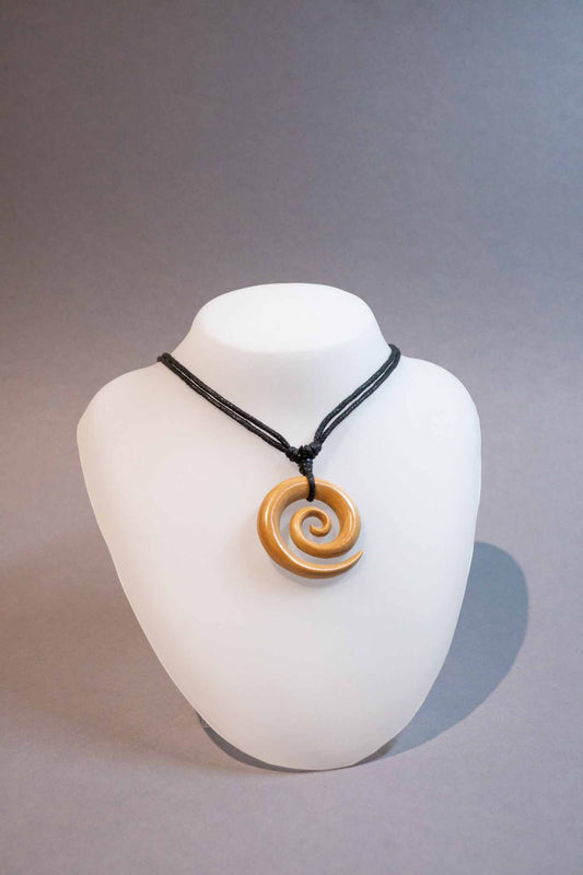 Holzkette Lebensspirale hellbraun