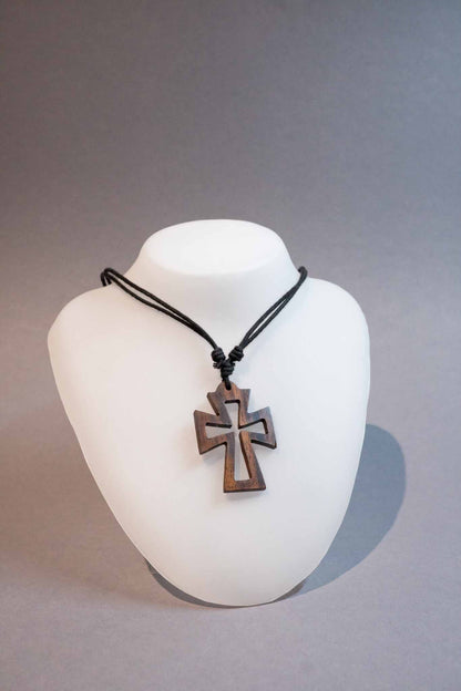 holzanhaenger_kreuz_ausgehoelt