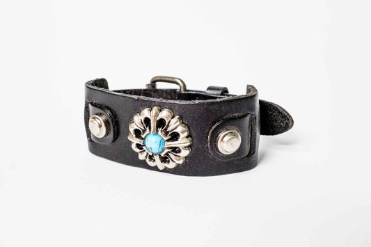 Lederarmband mit Blumenprägung, verstellbar – Schwarz/Silber, handgefertigt in Peru