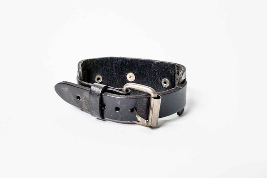 Lederarmband mit Blumenprägung, verstellbar – Schwarz/Silber, handgefertigt in Peru