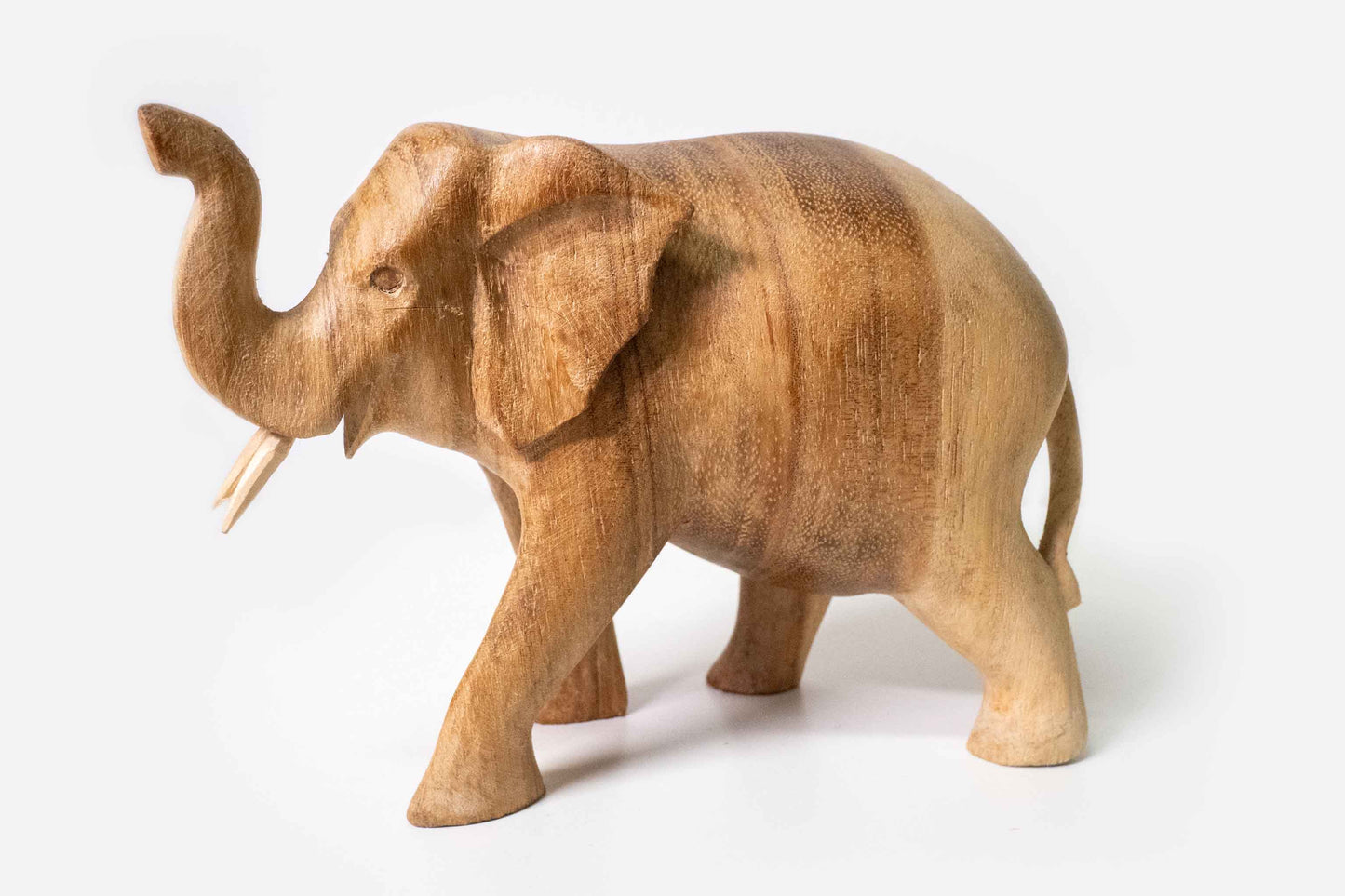 Holzelefant stehend – Handgefertigte Holzfigur aus Indonesien, mittelklein
