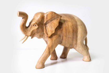 Holzelefant stehend – Mittel, handgefertigte Holzfigur aus Indonesien (in zwei Farbtönen)